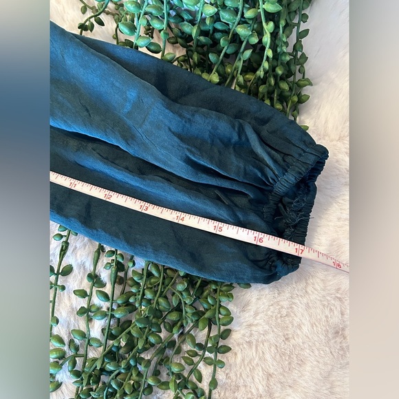 Princess Polly Evergreen Flowy Ruffle Mini Dress Size 2 - Picture 5 of 6